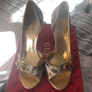 Leopard pattern heel